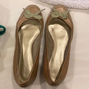 Nine West flats in Beige size 7.5M. Bought a few years ago.